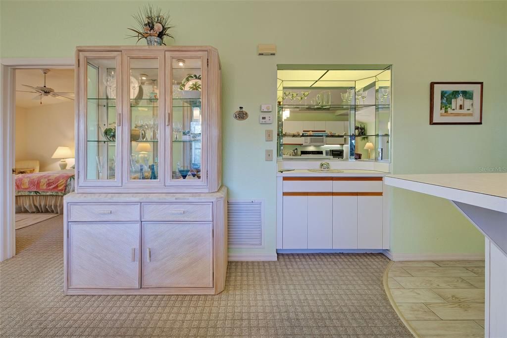 For Sale: $127,900 (2 beds, 2 baths, 1092 Square Feet)