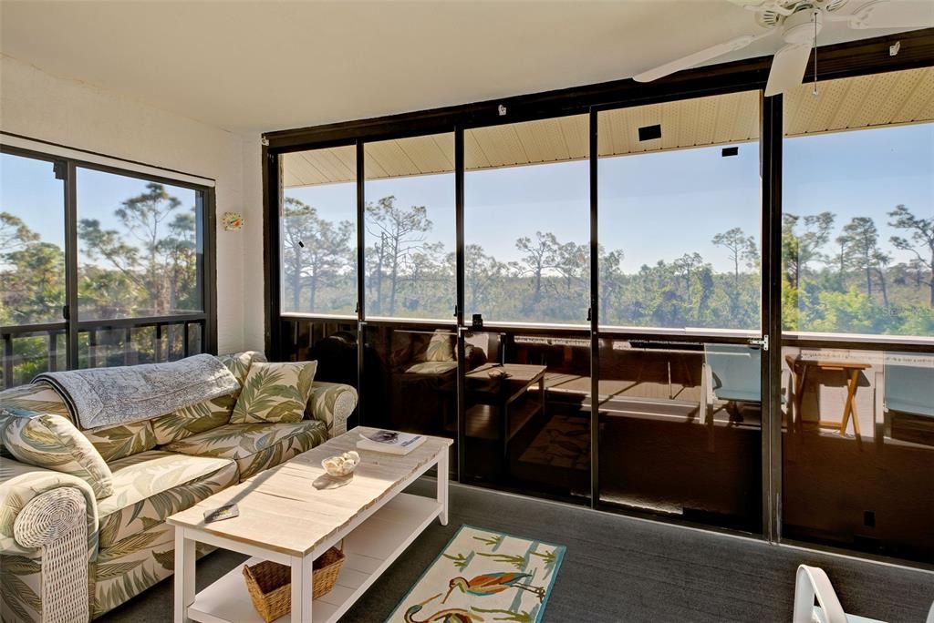 For Sale: $127,900 (2 beds, 2 baths, 1092 Square Feet)