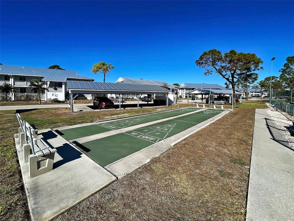 For Sale: $127,900 (2 beds, 2 baths, 1092 Square Feet)