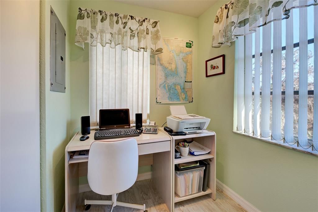 For Sale: $127,900 (2 beds, 2 baths, 1092 Square Feet)