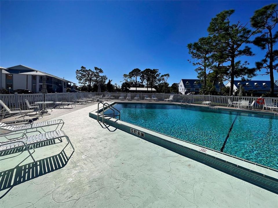 For Sale: $127,900 (2 beds, 2 baths, 1092 Square Feet)