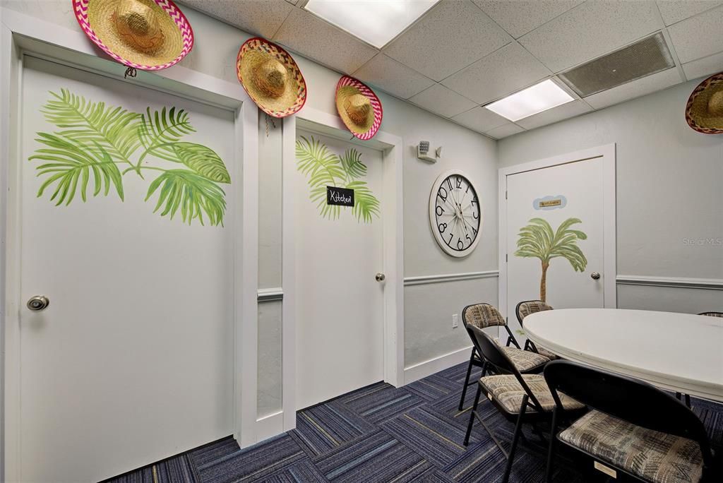 For Sale: $127,900 (2 beds, 2 baths, 1092 Square Feet)