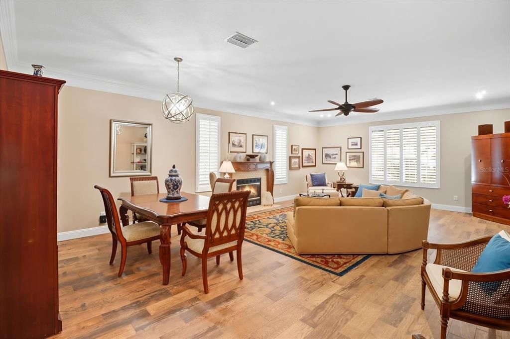 待售: $425,000 (3 贝兹, 3 浴室, 2598 平方英尺)