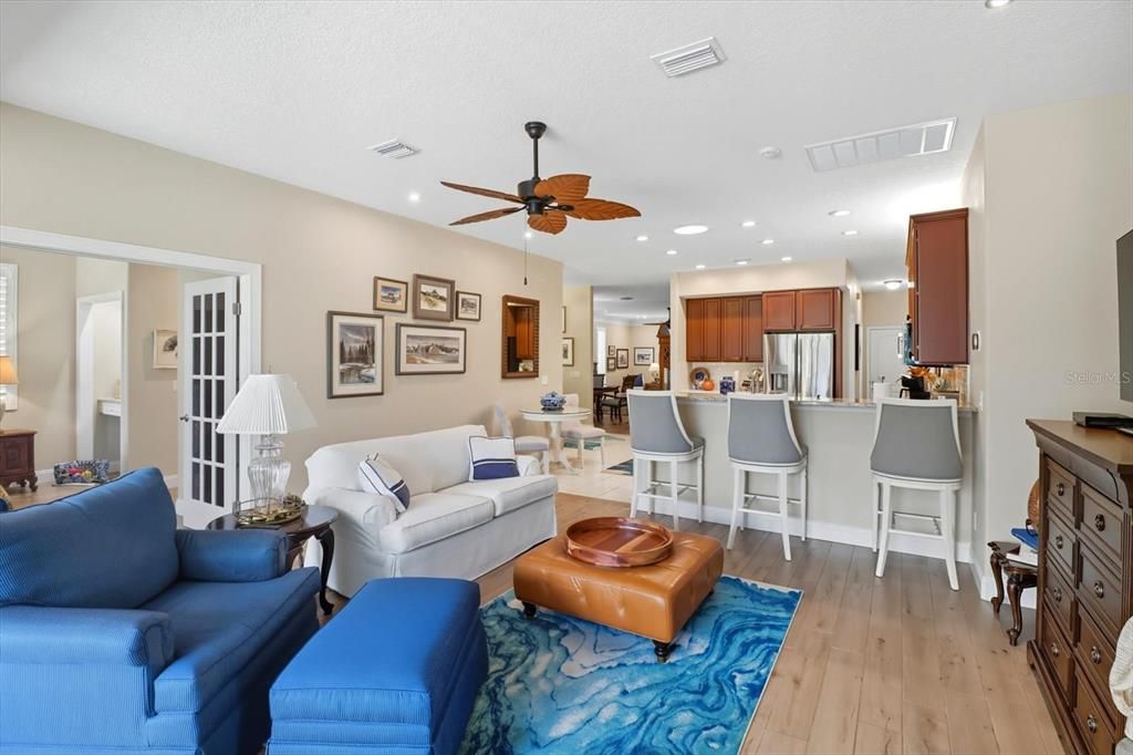 待售: $425,000 (3 贝兹, 3 浴室, 2598 平方英尺)