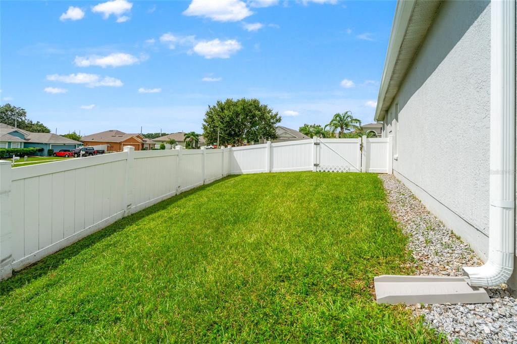 Active With Contract: $300,000 (4 beds, 2 baths, 1564 Square Feet)