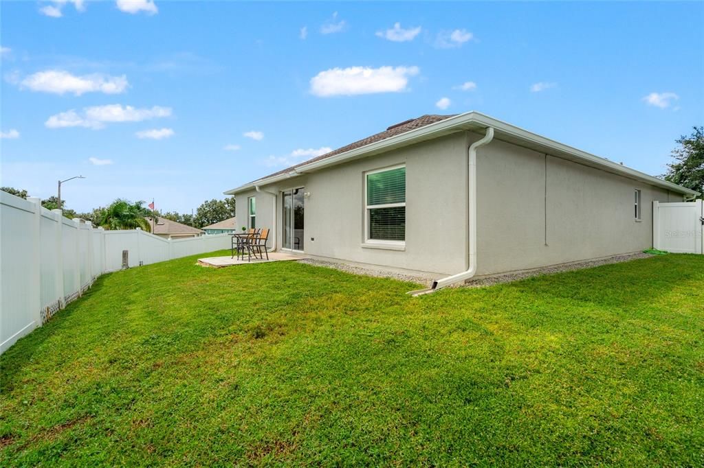 Active With Contract: $300,000 (4 beds, 2 baths, 1564 Square Feet)