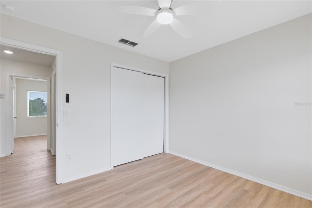 合同活跃: $2,500 (3 贝兹, 2 浴室, 1300 平方英尺)