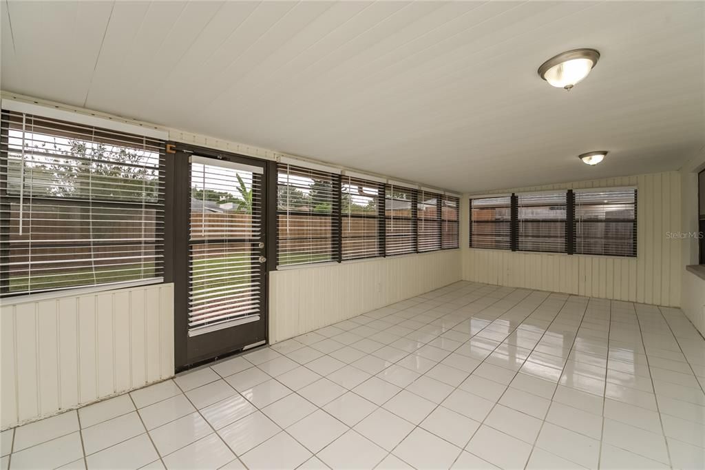 For Rent: $2,190 (3 beds, 2 baths, 1590 Square Feet)