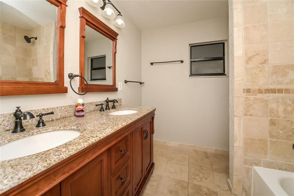 For Rent: $2,190 (3 beds, 2 baths, 1590 Square Feet)