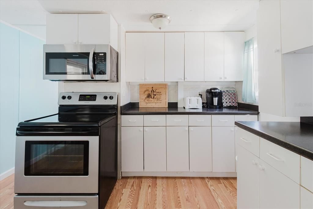 待售: $100,000 (2 贝兹, 1 浴室, 636 平方英尺)