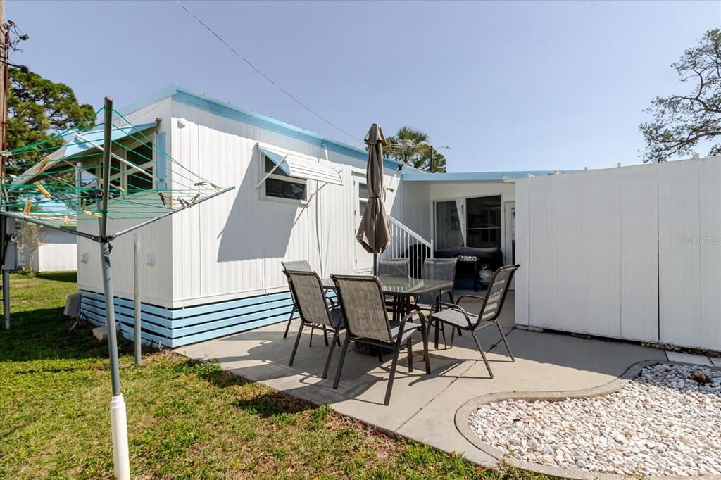 待售: $100,000 (2 贝兹, 1 浴室, 636 平方英尺)