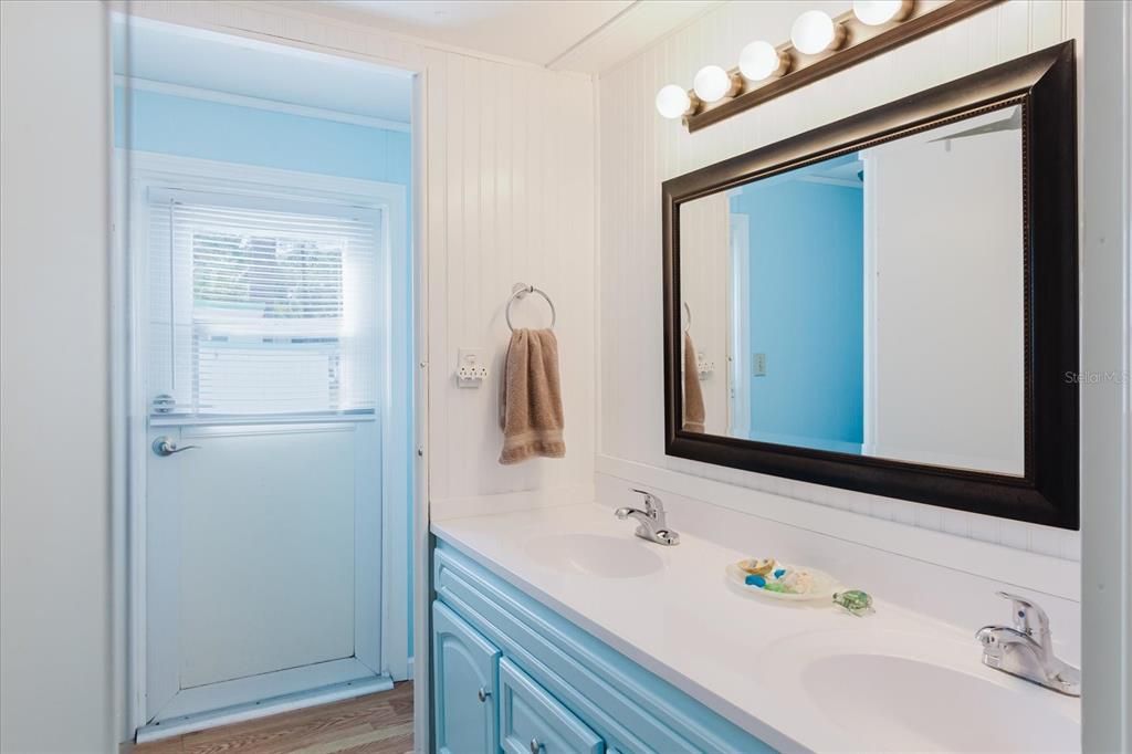 待售: $100,000 (2 贝兹, 1 浴室, 636 平方英尺)