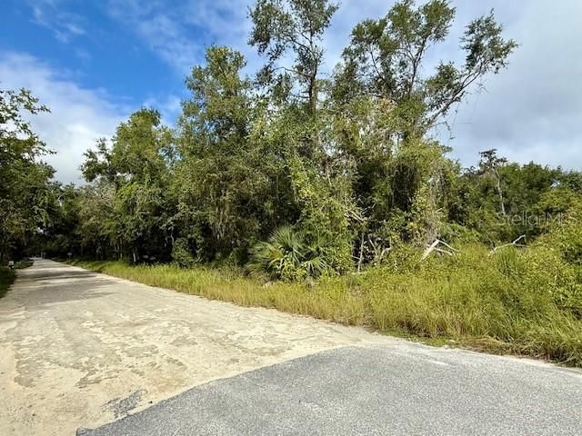 На продажу: $65,000 (1.66 acres)