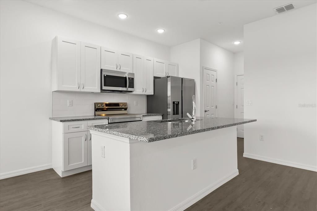 For Sale: $379,000 (3 beds, 2 baths, 1692 Square Feet)