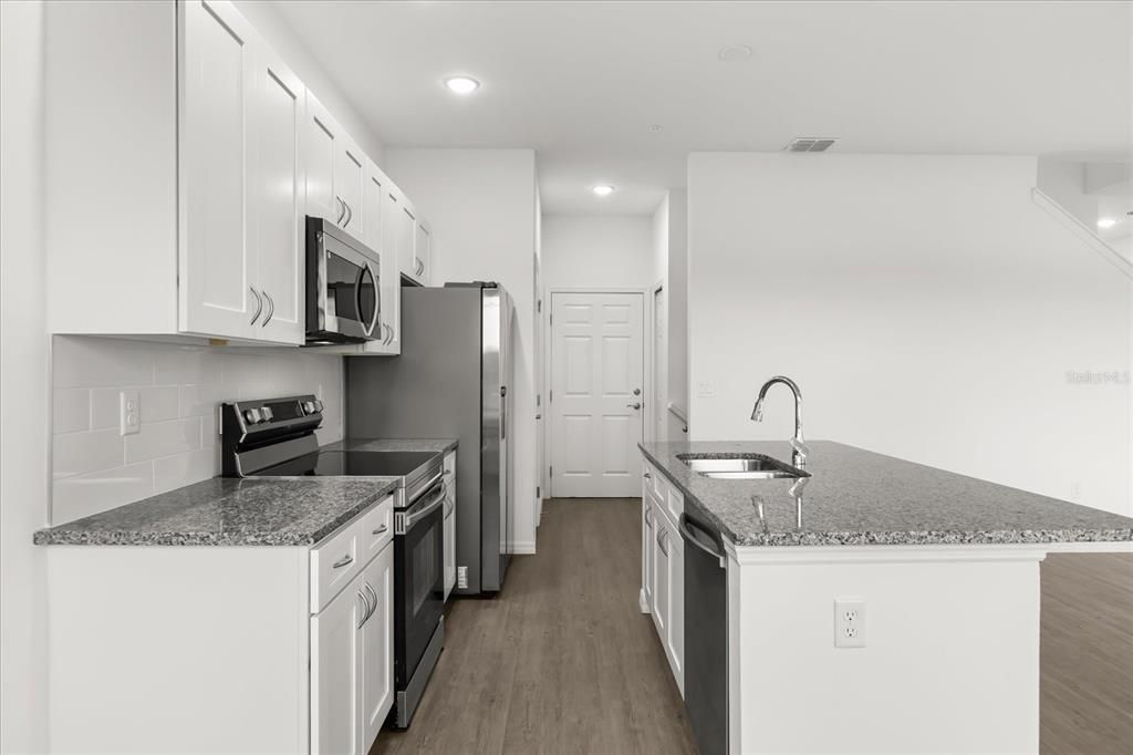 For Sale: $379,000 (3 beds, 2 baths, 1692 Square Feet)