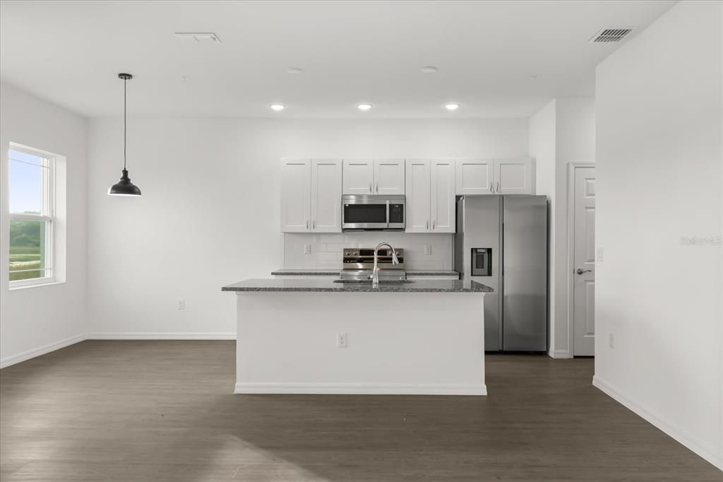 For Sale: $379,000 (3 beds, 2 baths, 1692 Square Feet)