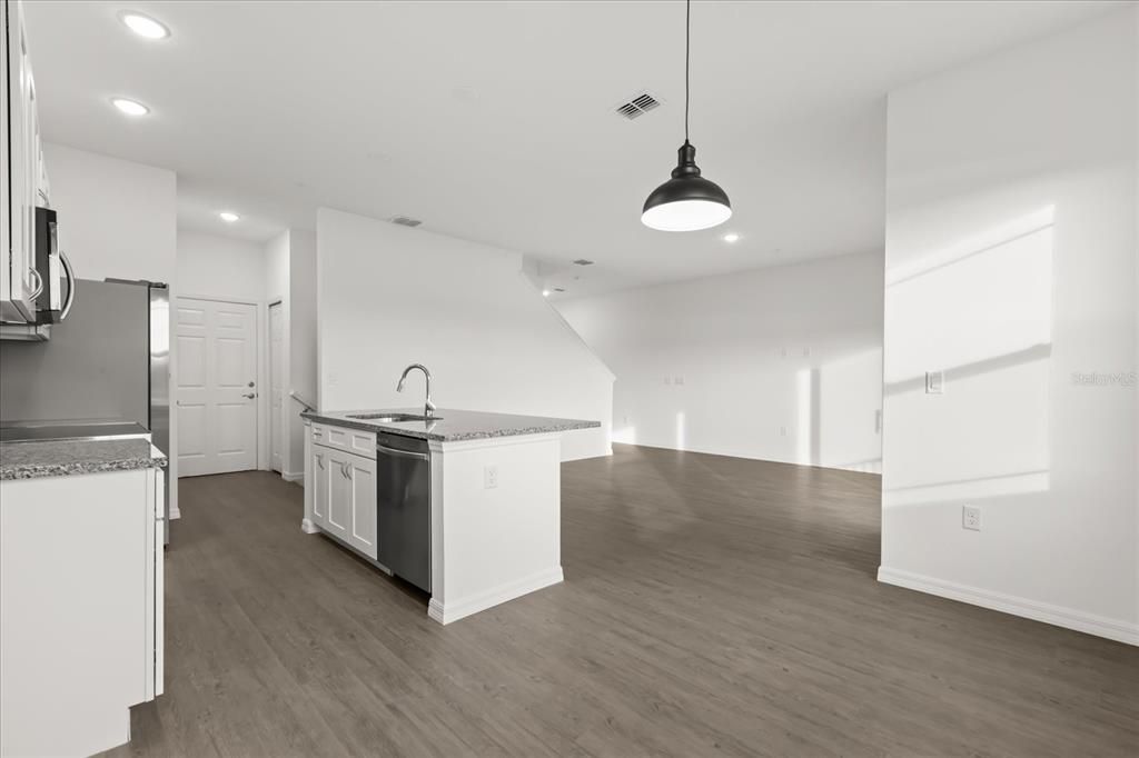 For Sale: $379,000 (3 beds, 2 baths, 1692 Square Feet)