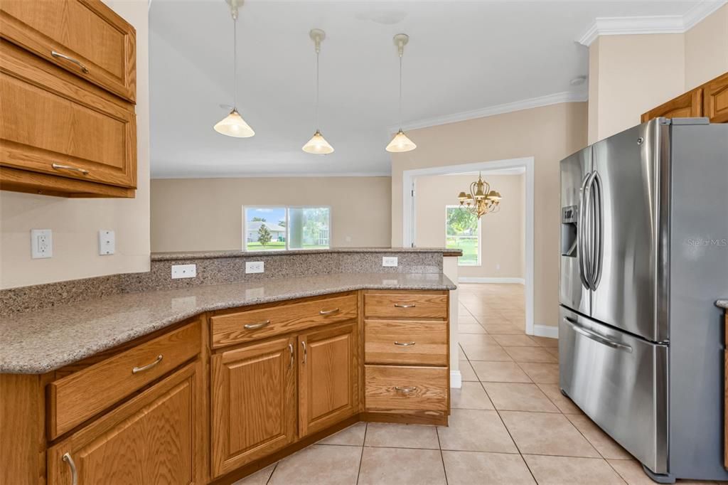 合同活跃: $300,000 (3 贝兹, 2 浴室, 1920 平方英尺)