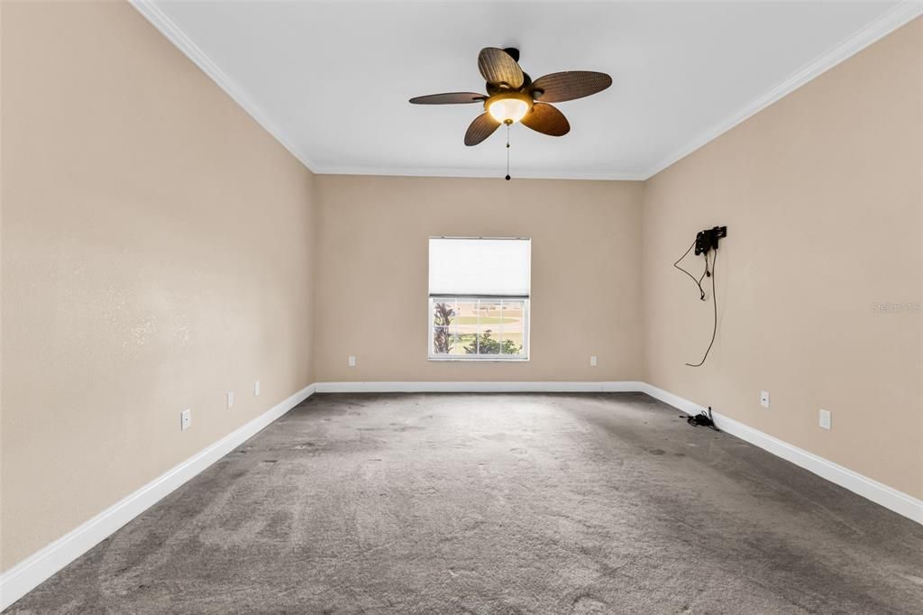 合同活跃: $300,000 (3 贝兹, 2 浴室, 1920 平方英尺)