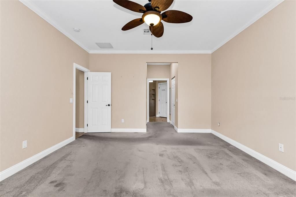 合同活跃: $300,000 (3 贝兹, 2 浴室, 1920 平方英尺)