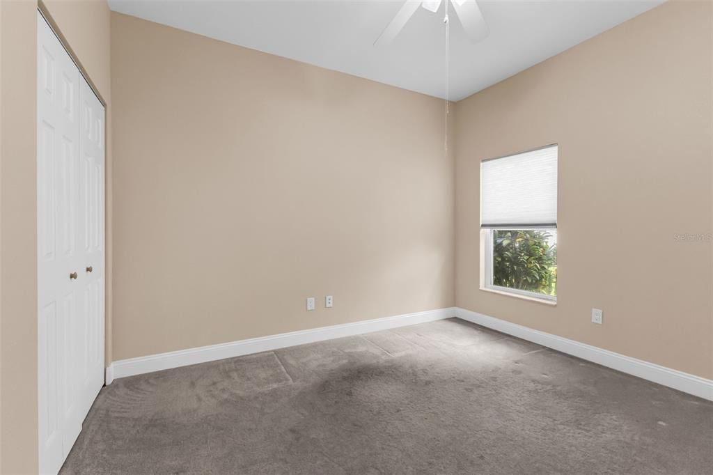 合同活跃: $300,000 (3 贝兹, 2 浴室, 1920 平方英尺)