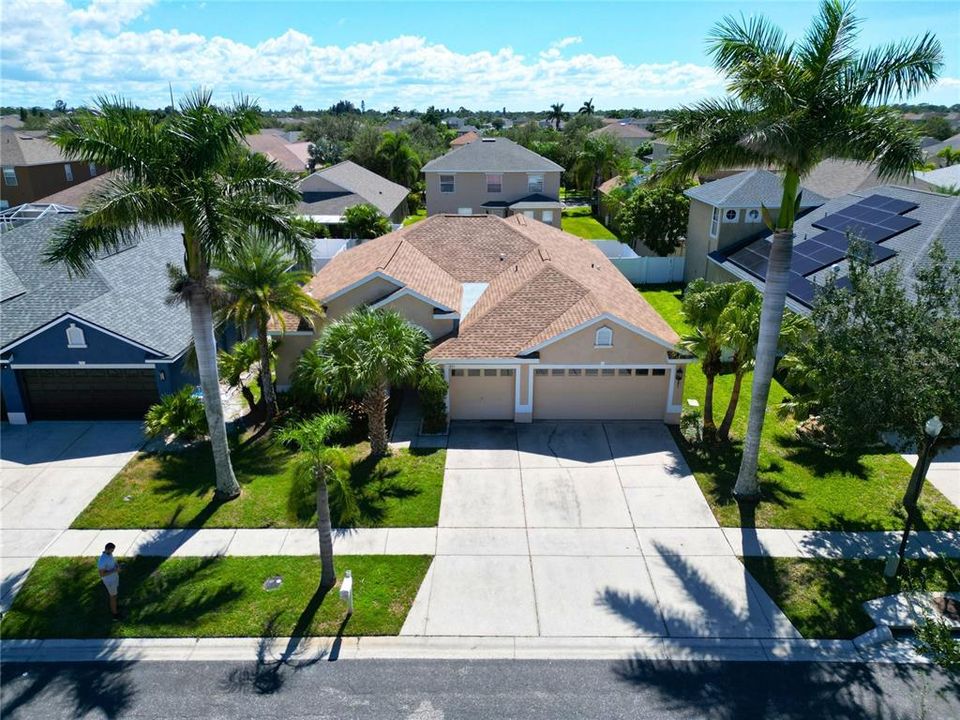 For Sale: $399,000 (4 beds, 3 baths, 2210 Square Feet)