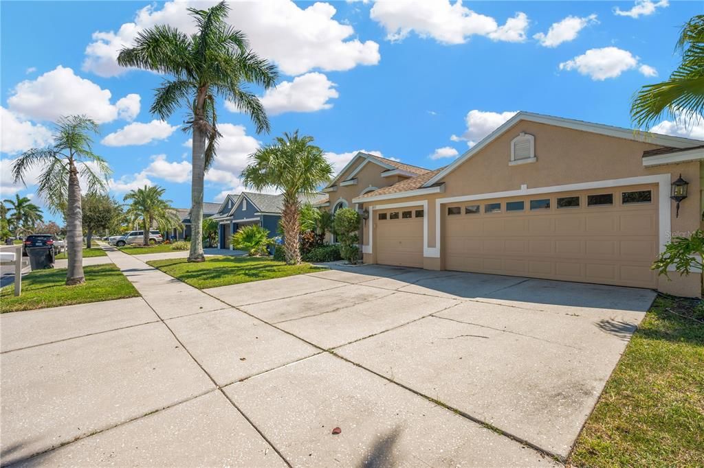 For Sale: $399,000 (4 beds, 3 baths, 2210 Square Feet)