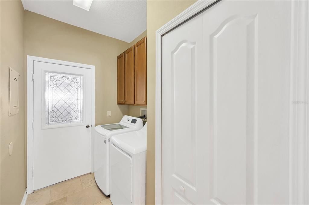 For Sale: $399,000 (4 beds, 3 baths, 2210 Square Feet)