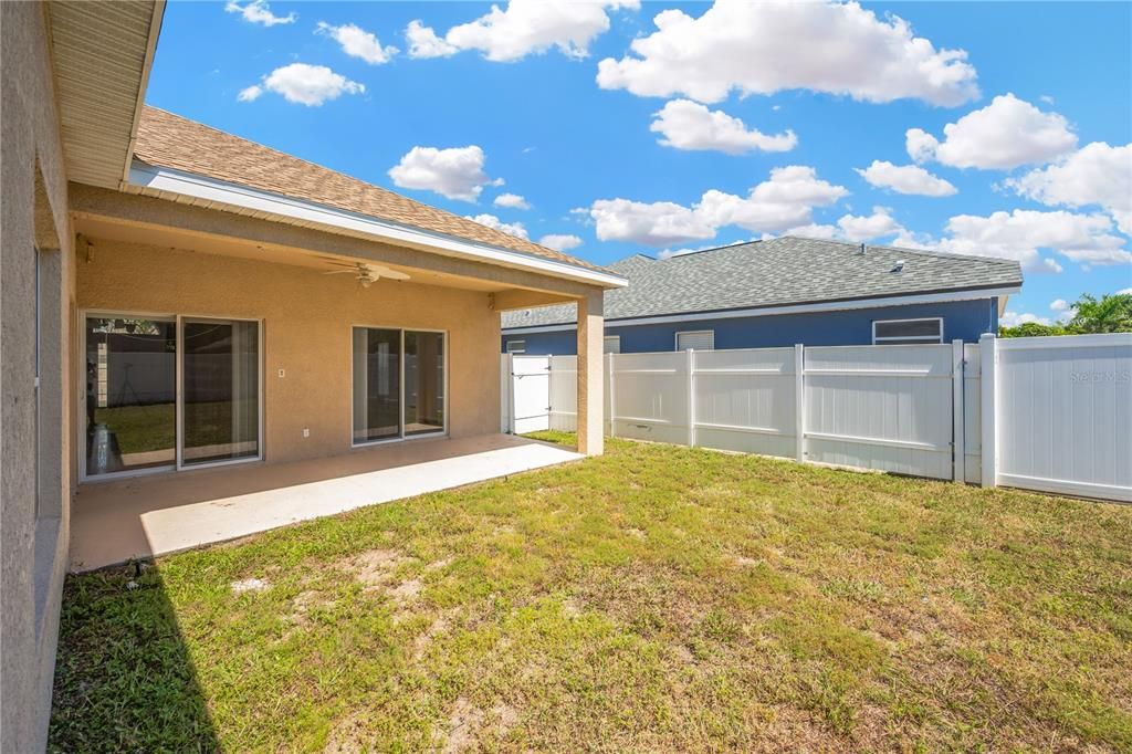 For Sale: $399,000 (4 beds, 3 baths, 2210 Square Feet)