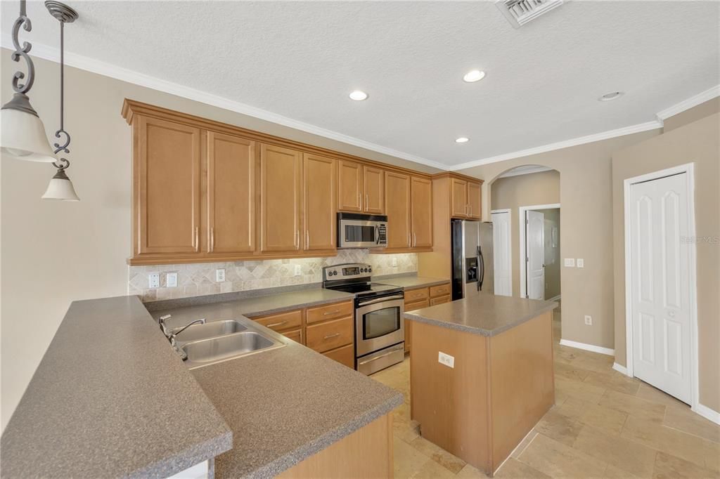 For Sale: $399,000 (4 beds, 3 baths, 2210 Square Feet)