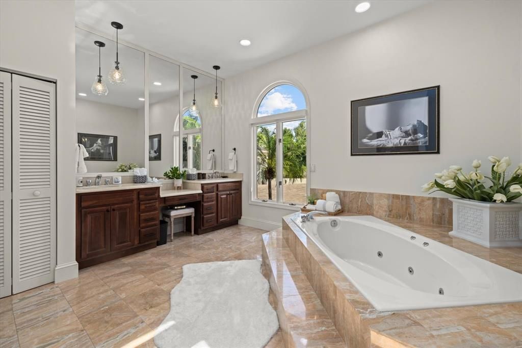 En Venta: $5,450,000 (4 camas, 4 baños, 5982 Pies cuadrados)