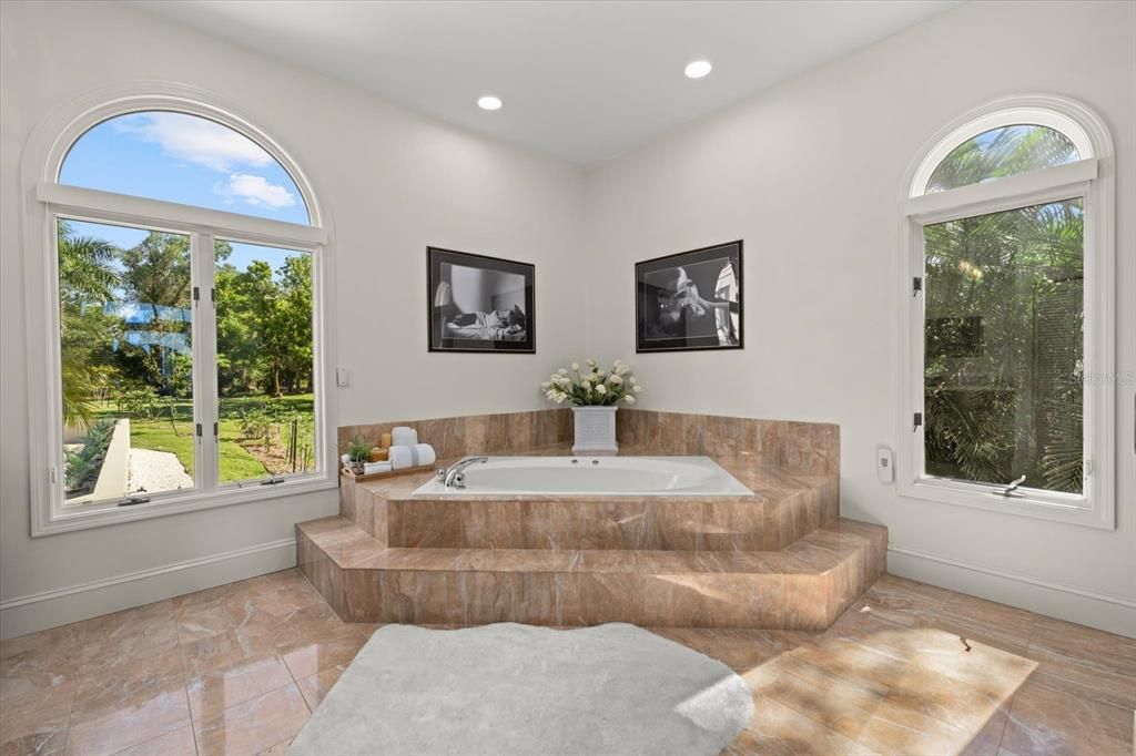 En Venta: $5,450,000 (4 camas, 4 baños, 5982 Pies cuadrados)