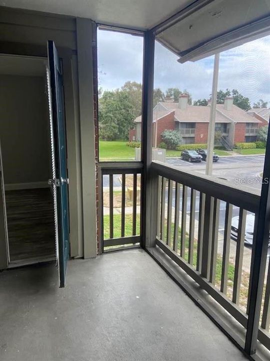 Active With Contract: $125,000 (1 beds, 1 baths, 670 Square Feet)