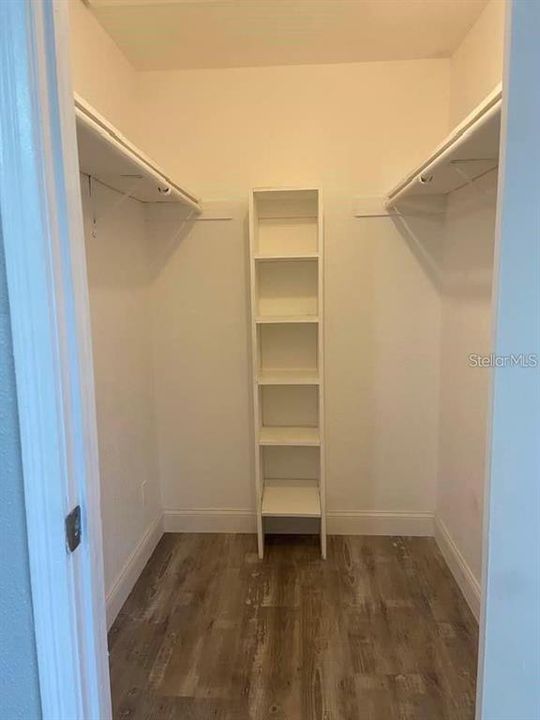 Active With Contract: $125,000 (1 beds, 1 baths, 670 Square Feet)