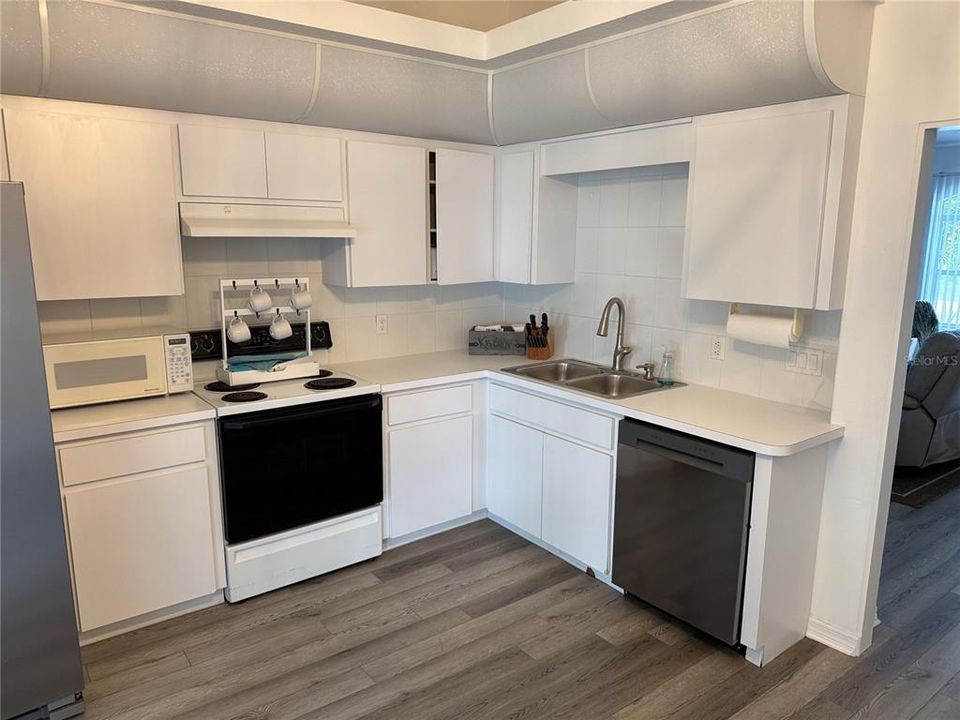 For Rent: $2,000 (3 beds, 2 baths, 1495 Square Feet)