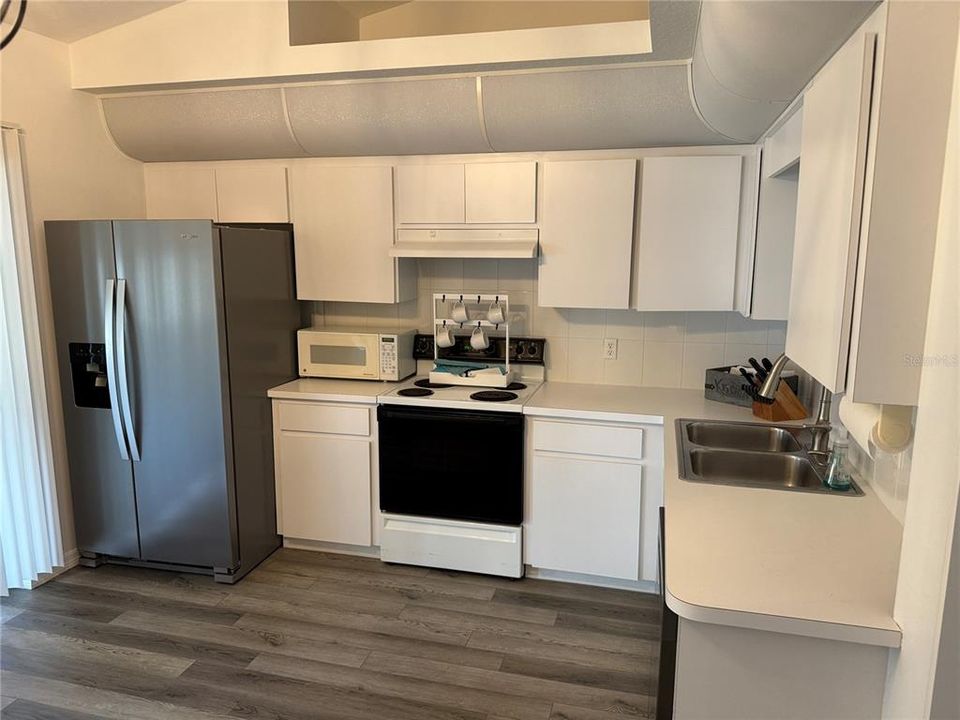 For Rent: $2,000 (3 beds, 2 baths, 1495 Square Feet)