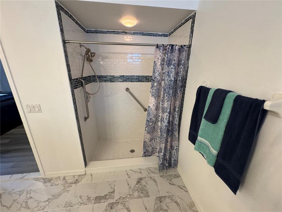 For Rent: $2,000 (3 beds, 2 baths, 1495 Square Feet)