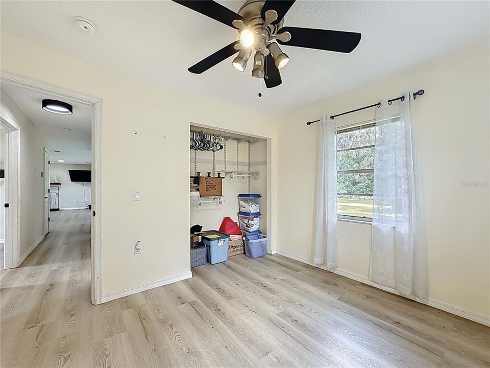 待售: $325,000 (3 贝兹, 1 浴室, 1125 平方英尺)