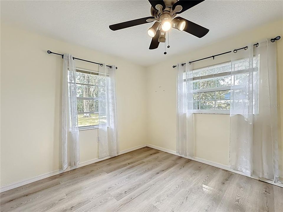 待售: $325,000 (3 贝兹, 1 浴室, 1125 平方英尺)