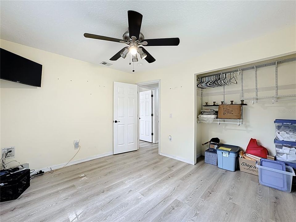 待售: $325,000 (3 贝兹, 1 浴室, 1125 平方英尺)