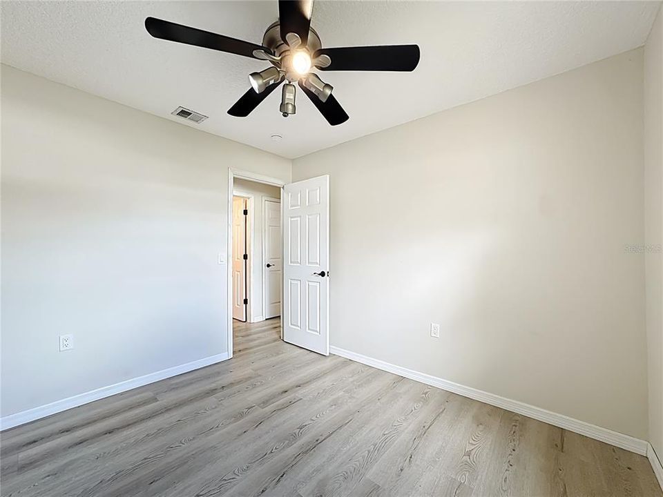 待售: $325,000 (3 贝兹, 1 浴室, 1125 平方英尺)