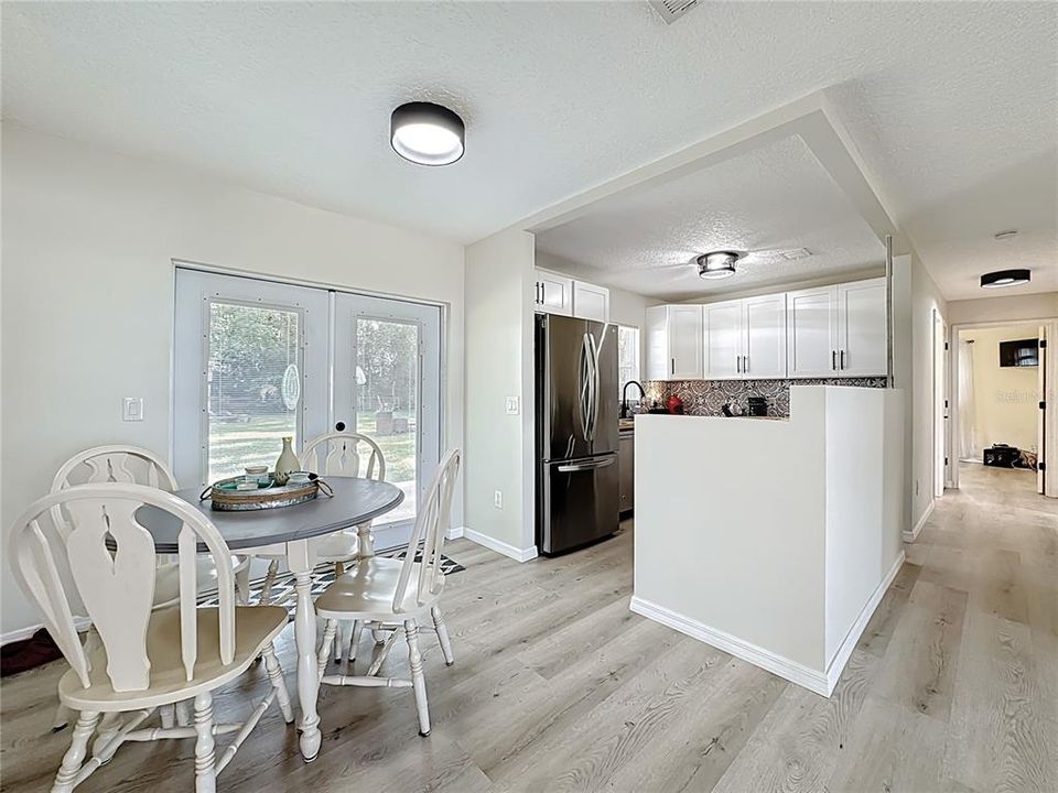 待售: $325,000 (3 贝兹, 1 浴室, 1125 平方英尺)