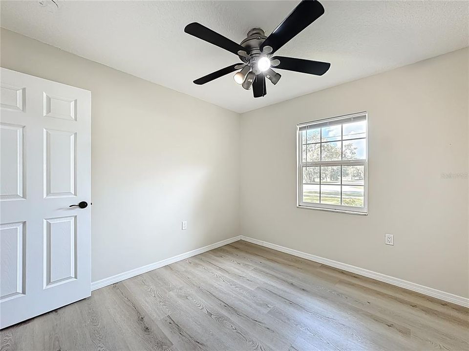 待售: $325,000 (3 贝兹, 1 浴室, 1125 平方英尺)