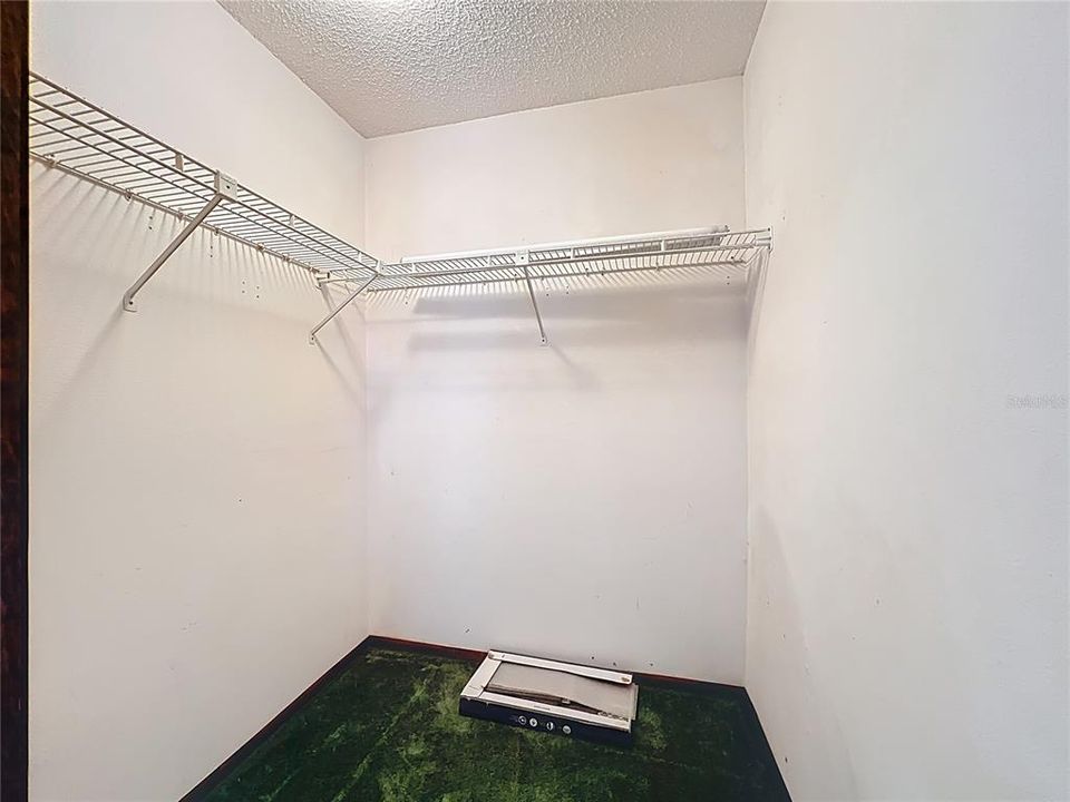 Active With Contract: $231,500 (3 beds, 2 baths, 1144 Square Feet)