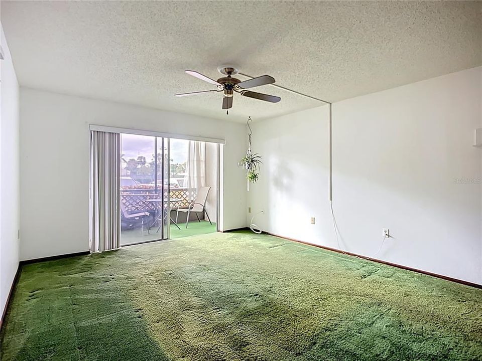 Active With Contract: $231,500 (3 beds, 2 baths, 1144 Square Feet)