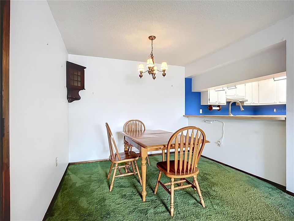 Active With Contract: $231,500 (3 beds, 2 baths, 1144 Square Feet)