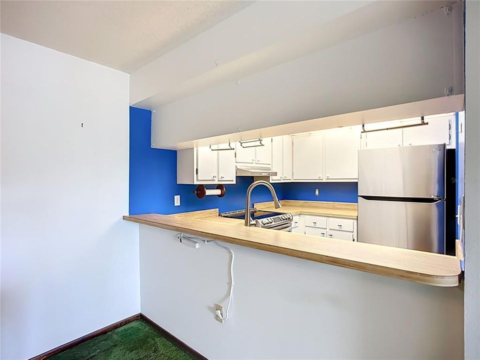 Active With Contract: $231,500 (3 beds, 2 baths, 1144 Square Feet)