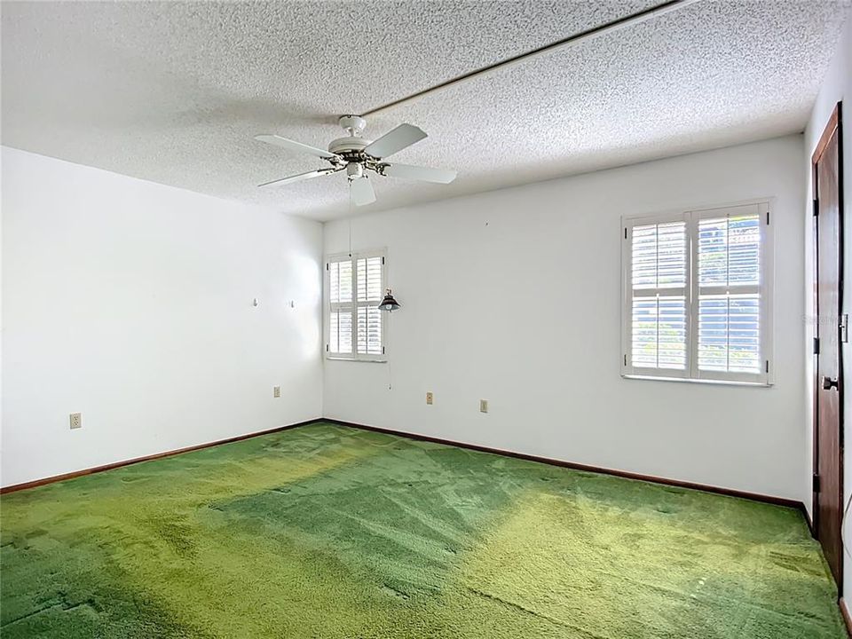 Active With Contract: $231,500 (3 beds, 2 baths, 1144 Square Feet)