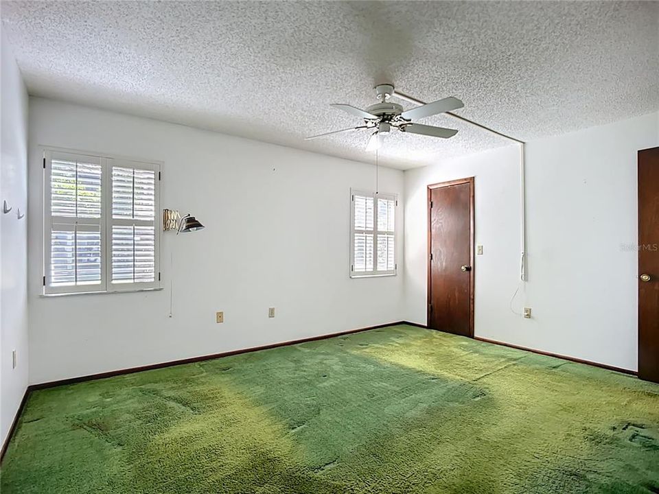 Active With Contract: $231,500 (3 beds, 2 baths, 1144 Square Feet)