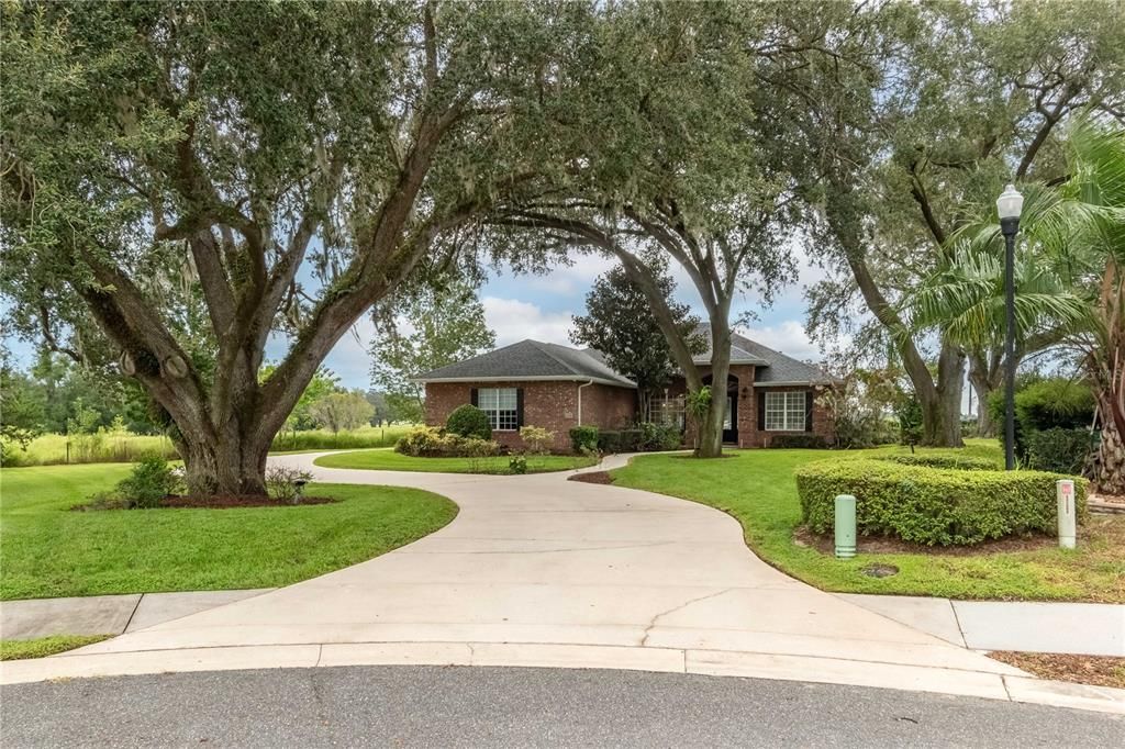 合同活跃: $445,000 (4 贝兹, 3 浴室, 2243 平方英尺)